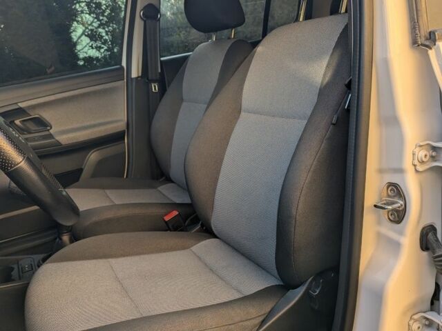 Белый Шкода Фабия, объемом двигателя 1.6 л и пробегом 174 тыс. км за 5999 $, фото 20 на Automoto.ua