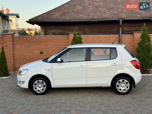 Белый Шкода Фабия, объемом двигателя 1.4 л и пробегом 86 тыс. км за 7700 $, фото 13 на Automoto.ua