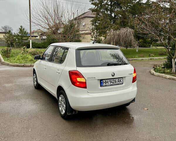 Белый Шкода Фабия, объемом двигателя 1.39 л и пробегом 221 тыс. км за 5200 $, фото 10 на Automoto.ua