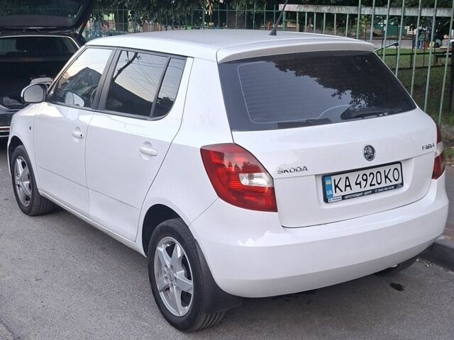Білий Шкода Фабія, об'ємом двигуна 1.4 л та пробігом 270 тис. км за 6050 $, фото 23 на Automoto.ua