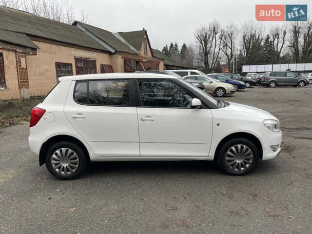 Белый Шкода Фабия, объемом двигателя 1.4 л и пробегом 198 тыс. км за 6200 $, фото 6 на Automoto.ua