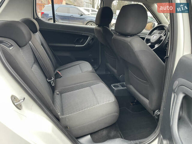 Белый Шкода Фабия, объемом двигателя 1.4 л и пробегом 198 тыс. км за 6200 $, фото 25 на Automoto.ua