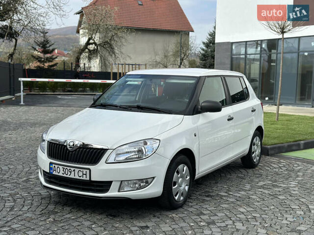 Белый Шкода Фабия, объемом двигателя 1.39 л и пробегом 180 тыс. км за 5100 $, фото 9 на Automoto.ua