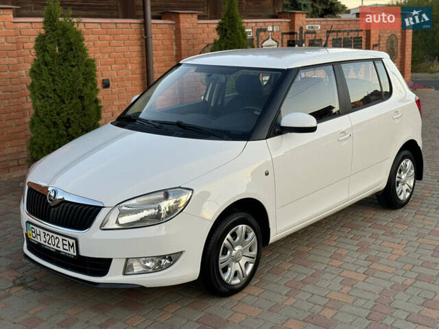 Белый Шкода Фабия, объемом двигателя 1.4 л и пробегом 86 тыс. км за 7700 $, фото 12 на Automoto.ua