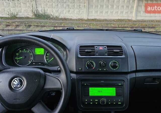 Шкода Фабия 2013 в Киеве на Automoto.ua Белый Шкода Фабия, объемом двигателя 1.39 л и пробегом 192 тыс. км за 5800 $, фото 12 на Automoto.ua