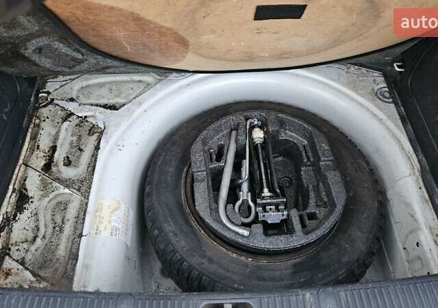 Шкода Фабия 2013 в Киеве на Automoto.ua Белый Шкода Фабия, объемом двигателя 1.39 л и пробегом 192 тыс. км за 5800 $, фото 13 на Automoto.ua