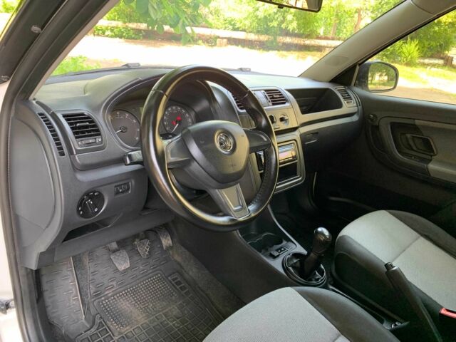Білий Шкода Фабія, об'ємом двигуна 1.4 л та пробігом 190 тис. км за 5999 $, фото 10 на Automoto.ua