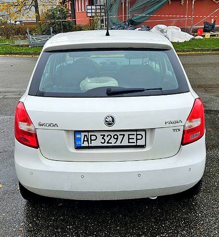 Білий Шкода Фабія, об'ємом двигуна 1.6 л та пробігом 247 тис. км за 5200 $, фото 1 на Automoto.ua