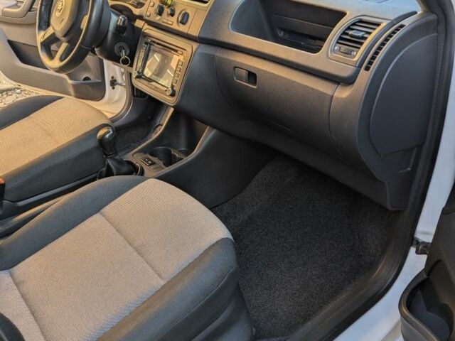 Белый Шкода Фабия, объемом двигателя 1.6 л и пробегом 174 тыс. км за 5999 $, фото 13 на Automoto.ua