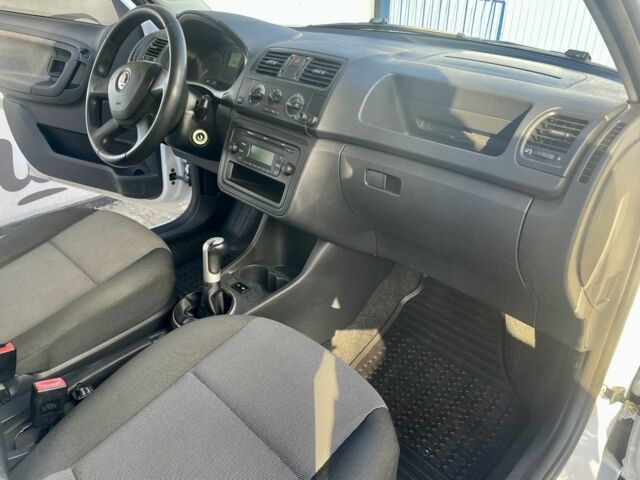 Шкода Фабия 2013 в Кропивницком (Кировограде) на Automoto.ua Белый Шкода Фабия, объемом двигателя 1.6 л и пробегом 200 тыс. км за 6250 $, фото 6 на Automoto.ua