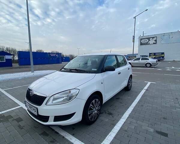 Белый Шкода Фабия, объемом двигателя 1.2 л и пробегом 250 тыс. км за 5500 $, фото 20 на Automoto.ua