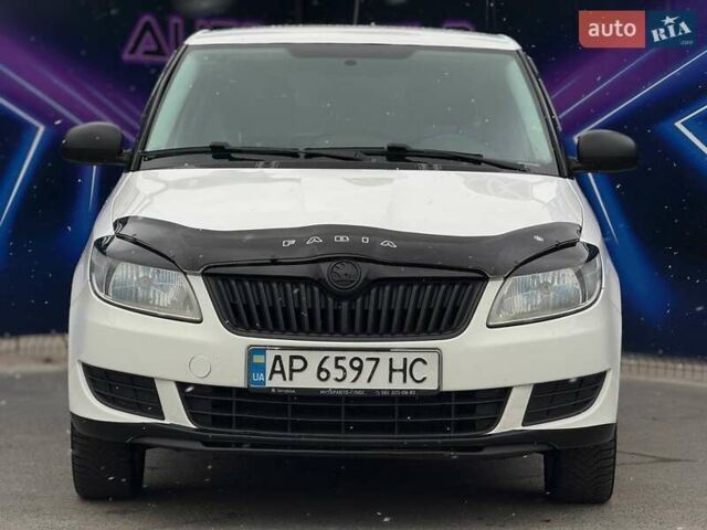 Белый Шкода Фабия, объемом двигателя 1.2 л и пробегом 161 тыс. км за 4299 $, фото 2 на Automoto.ua