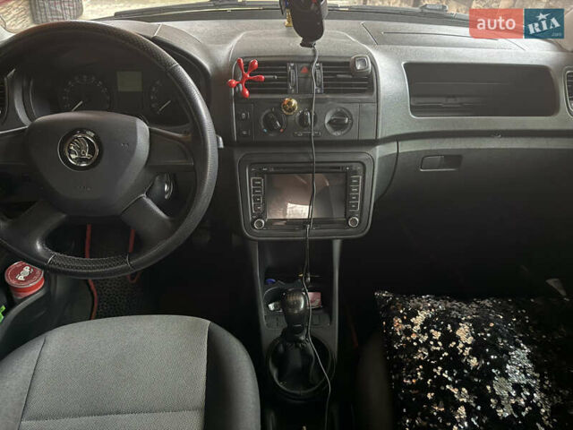 Білий Шкода Фабія, об'ємом двигуна 1.6 л та пробігом 313 тис. км за 5500 $, фото 7 на Automoto.ua