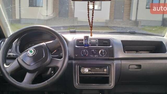 Білий Шкода Фабія, об'ємом двигуна 1.2 л та пробігом 217 тис. км за 5300 $, фото 5 на Automoto.ua