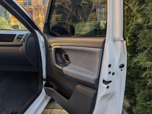 Белый Шкода Фабия, объемом двигателя 1.6 л и пробегом 174 тыс. км за 5999 $, фото 14 на Automoto.ua