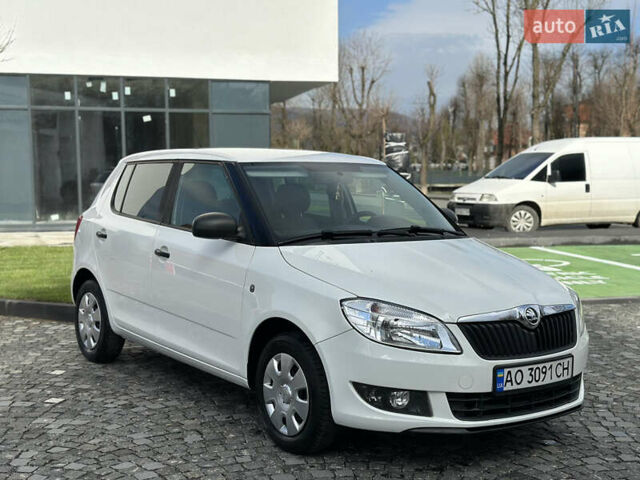 Белый Шкода Фабия, объемом двигателя 1.39 л и пробегом 180 тыс. км за 5100 $, фото 13 на Automoto.ua