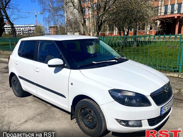 Білий Шкода Фабія, об'ємом двигуна 1.4 л та пробігом 358 тис. км за 5250 $, фото 1 на Automoto.ua