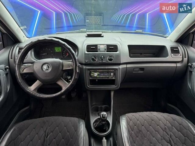 Белый Шкода Фабия, объемом двигателя 1.2 л и пробегом 161 тыс. км за 4299 $, фото 9 на Automoto.ua