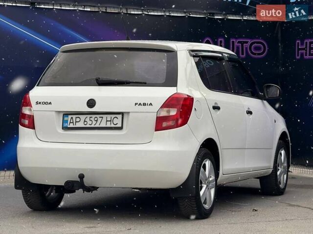 Белый Шкода Фабия, объемом двигателя 1.2 л и пробегом 161 тыс. км за 4299 $, фото 6 на Automoto.ua