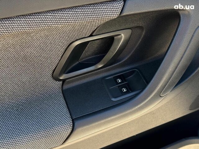 Белый Шкода Фабия, объемом двигателя 1.2 л и пробегом 285 тыс. км за 5690 $, фото 14 на Automoto.ua