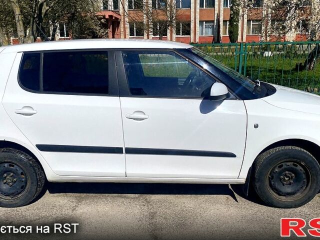 Білий Шкода Фабія, об'ємом двигуна 1.4 л та пробігом 358 тис. км за 5250 $, фото 2 на Automoto.ua