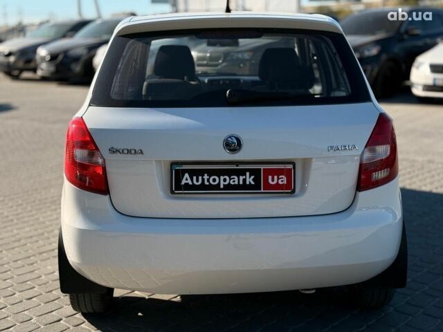 Белый Шкода Фабия, объемом двигателя 1.2 л и пробегом 285 тыс. км за 5690 $, фото 8 на Automoto.ua