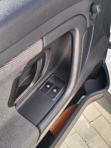 Білий Шкода Фабія, об'ємом двигуна 1.2 л та пробігом 217 тис. км за 5300 $, фото 6 на Automoto.ua