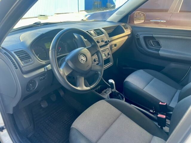 Шкода Фабия 2013 в Кропивницком (Кировограде) на Automoto.ua Белый Шкода Фабия, объемом двигателя 1.6 л и пробегом 200 тыс. км за 6250 $, фото 4 на Automoto.ua