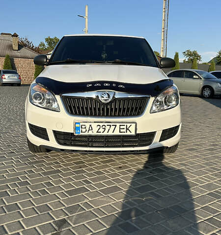 Білий Шкода Фабія, об'ємом двигуна 1.6 л та пробігом 281 тис. км за 6200 $, фото 3 на Automoto.ua