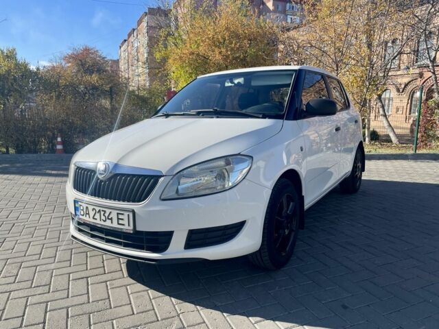 Шкода Фабия 2013 в Кропивницком (Кировограде) на Automoto.ua Белый Шкода Фабия, объемом двигателя 1.6 л и пробегом 200 тыс. км за 6250 $, фото 1 на Automoto.ua