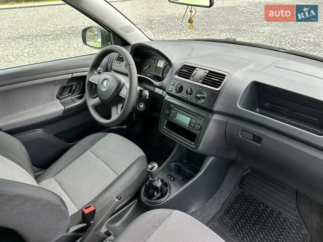 Белый Шкода Фабия, объемом двигателя 1.39 л и пробегом 180 тыс. км за 5100 $, фото 20 на Automoto.ua