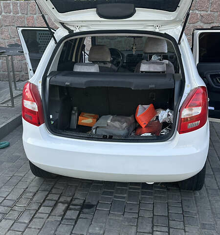 Білий Шкода Фабія, об'ємом двигуна 1.6 л та пробігом 281 тис. км за 6200 $, фото 24 на Automoto.ua