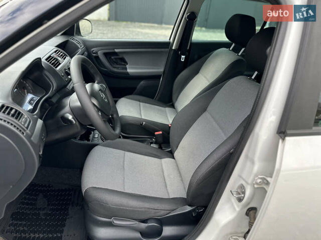 Белый Шкода Фабия, объемом двигателя 1.39 л и пробегом 180 тыс. км за 5100 $, фото 23 на Automoto.ua