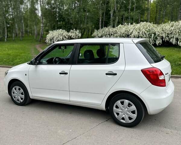 Білий Шкода Фабія, об'ємом двигуна 1.4 л та пробігом 144 тис. км за 6300 $, фото 7 на Automoto.ua