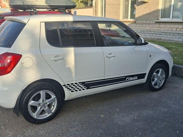 Білий Шкода Фабія, об'ємом двигуна 1.4 л та пробігом 270 тис. км за 6050 $, фото 2 на Automoto.ua