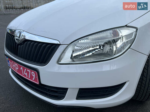 Белый Шкода Фабия, объемом двигателя 0 л и пробегом 130 тыс. км за 5300 $, фото 17 на Automoto.ua