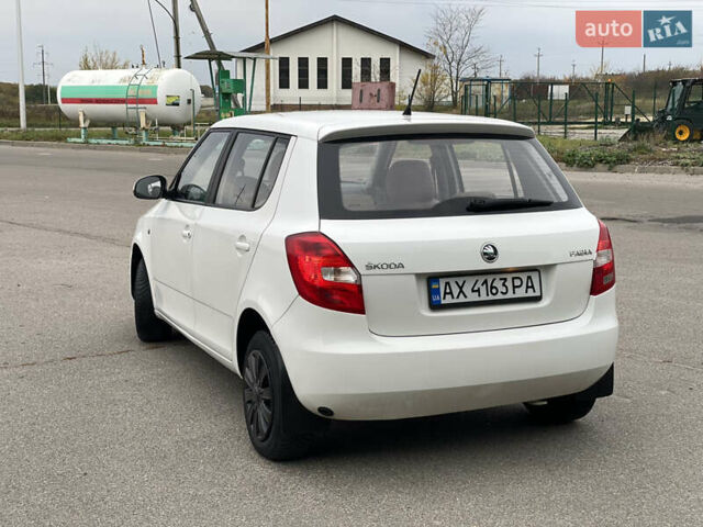 Белый Шкода Фабия, объемом двигателя 1.2 л и пробегом 186 тыс. км за 4750 $, фото 13 на Automoto.ua