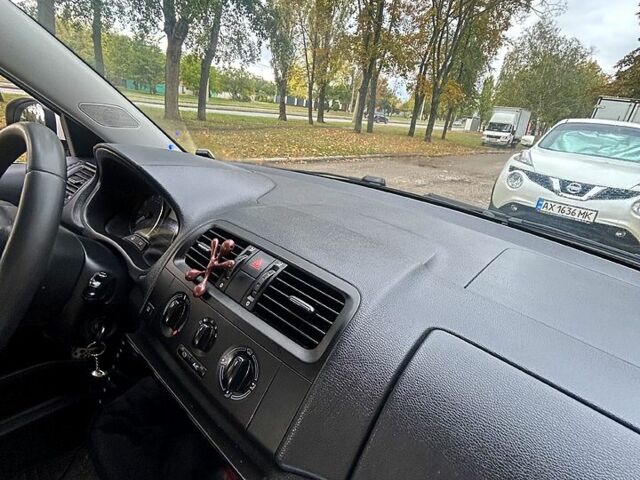 Шкода Фабия 2014 в Харькове на Automoto.ua Белый Шкода Фабия, объемом двигателя 1.2 л и пробегом 185 тыс. км за 4500 $, фото 2 на Automoto.ua