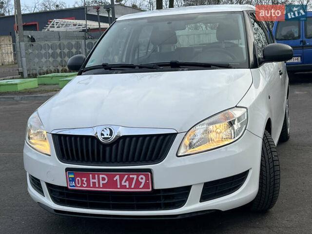 Белый Шкода Фабия, объемом двигателя 0 л и пробегом 130 тыс. км за 5300 $, фото 67 на Automoto.ua