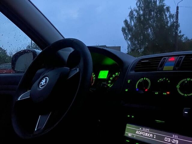 Шкода Фабія 2014 у Малине на Automoto.ua Білий Шкода Фабія, об'ємом двигуна 1.6 л та пробігом 236 тис. км за 6500 $, фото 2 на Automoto.ua