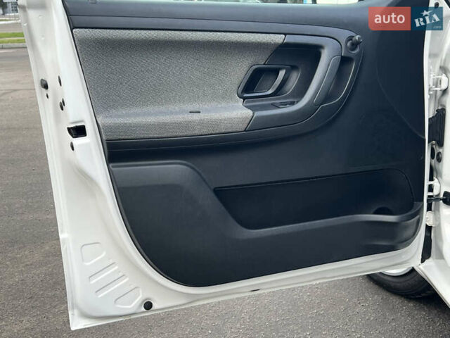 Белый Шкода Фабия, объемом двигателя 0 л и пробегом 130 тыс. км за 5300 $, фото 26 на Automoto.ua