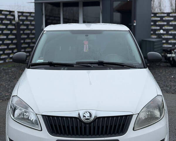 Білий Шкода Фабія, об'ємом двигуна 1.6 л та пробігом 226 тис. км за 5250 $, фото 1 на Automoto.ua