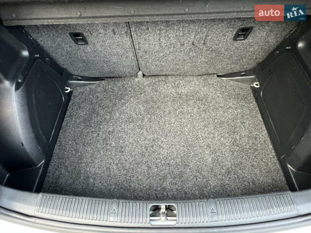 Белый Шкода Фабия, объемом двигателя 0 л и пробегом 130 тыс. км за 5300 $, фото 51 на Automoto.ua