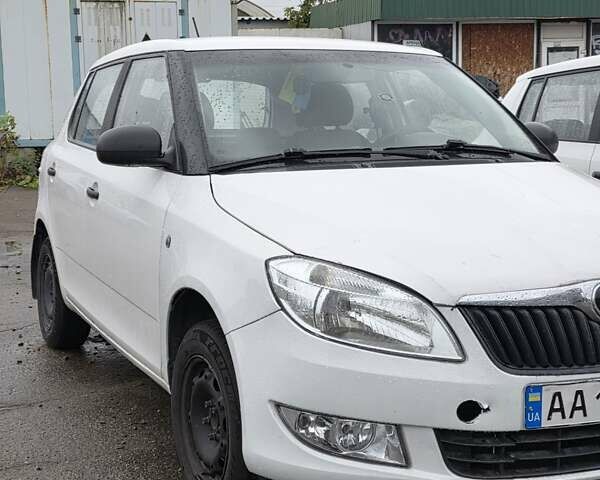 Білий Шкода Фабія, об'ємом двигуна 1.2 л та пробігом 213 тис. км за 3400 $, фото 6 на Automoto.ua