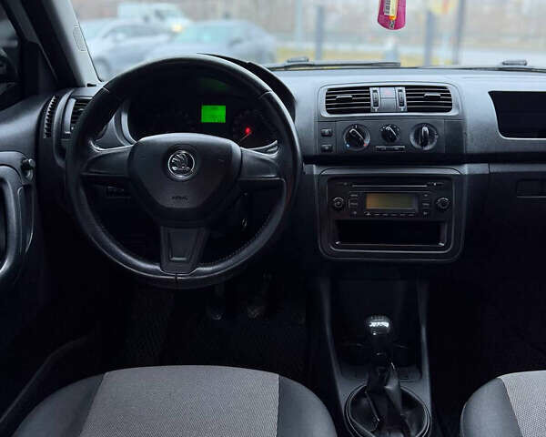 Білий Шкода Фабія, об'ємом двигуна 1.6 л та пробігом 226 тис. км за 5250 $, фото 7 на Automoto.ua