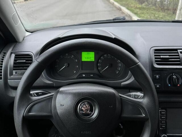 Белый Шкода Фабия, объемом двигателя 1.2 л и пробегом 300 тыс. км за 5700 $, фото 11 на Automoto.ua