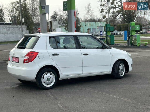 Белый Шкода Фабия, объемом двигателя 0 л и пробегом 130 тыс. км за 5300 $, фото 9 на Automoto.ua