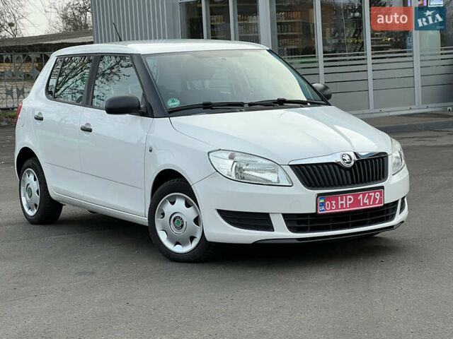 Белый Шкода Фабия, объемом двигателя 0 л и пробегом 130 тыс. км за 5300 $, фото 5 на Automoto.ua