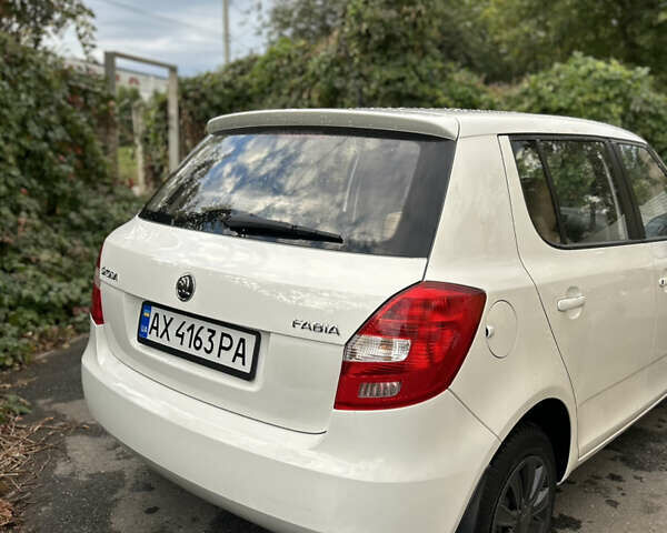 Білий Шкода Фабія, об'ємом двигуна 1.2 л та пробігом 185 тис. км за 4500 $, фото 2 на Automoto.ua