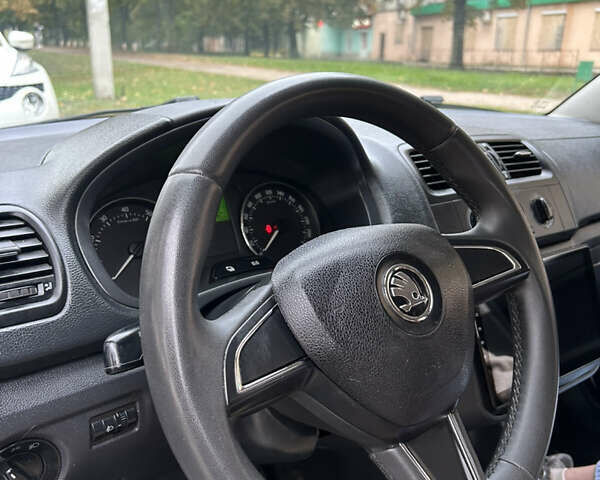Білий Шкода Фабія, об'ємом двигуна 1.2 л та пробігом 185 тис. км за 4500 $, фото 3 на Automoto.ua